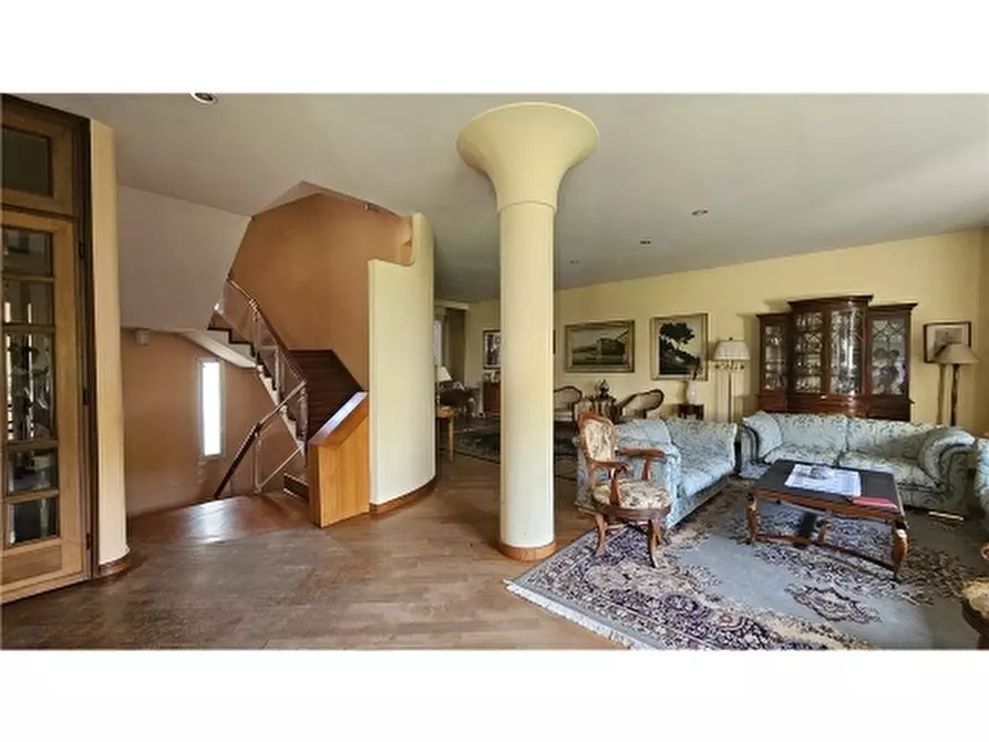 Immagine 24 di Villa in vendita  a Empoli