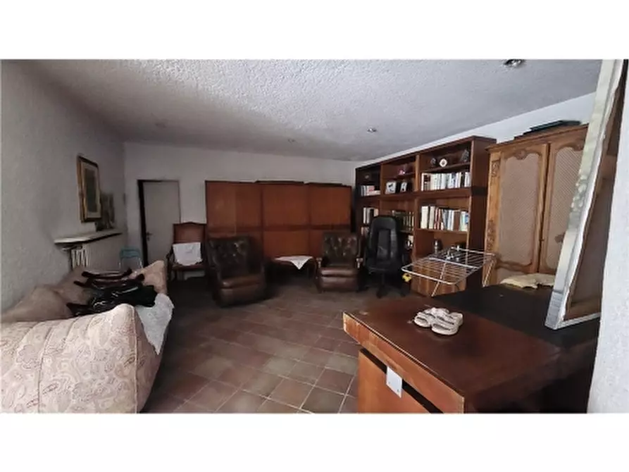 Immagine 25 di Villa in vendita  a Empoli