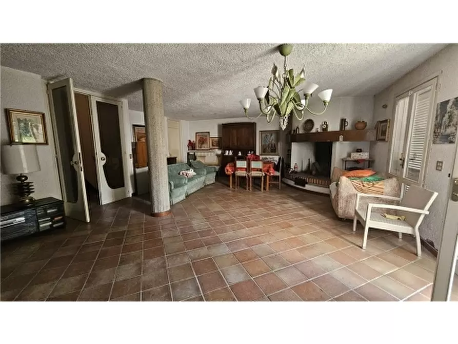 Immagine 27 di Villa in vendita  a Empoli