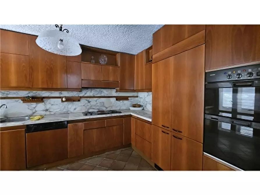 Immagine 30 di Villa in vendita  a Empoli