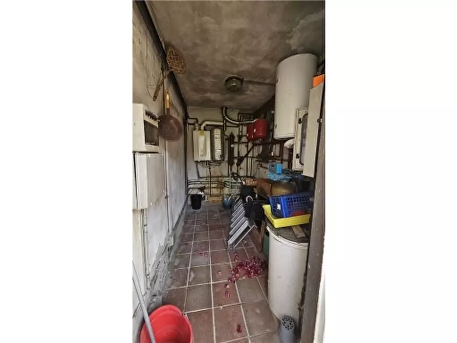 Immagine 34 di Villa in vendita  a Empoli