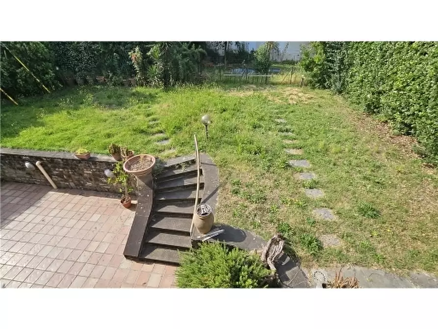 Immagine 35 di Villa in vendita  a Empoli