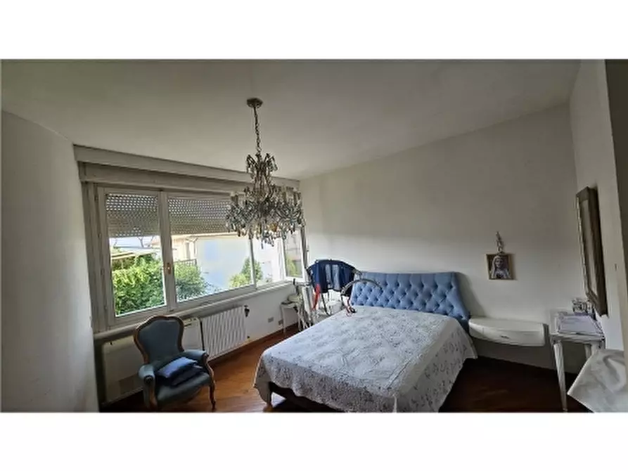 Immagine 44 di Villa in vendita  a Empoli