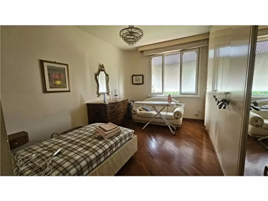 Immagine 45 di Villa in vendita  a Empoli