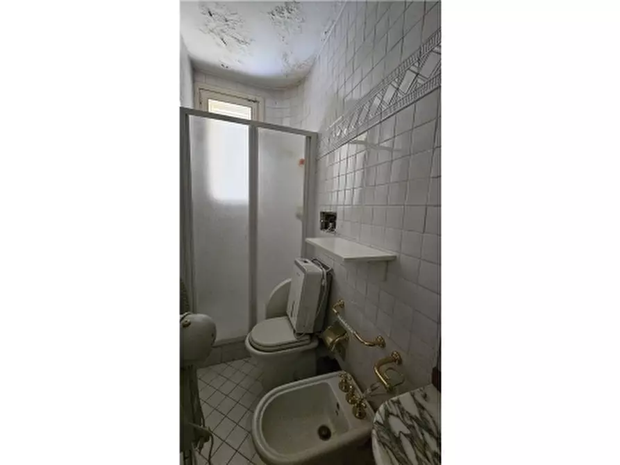 Immagine 47 di Villa in vendita  a Empoli