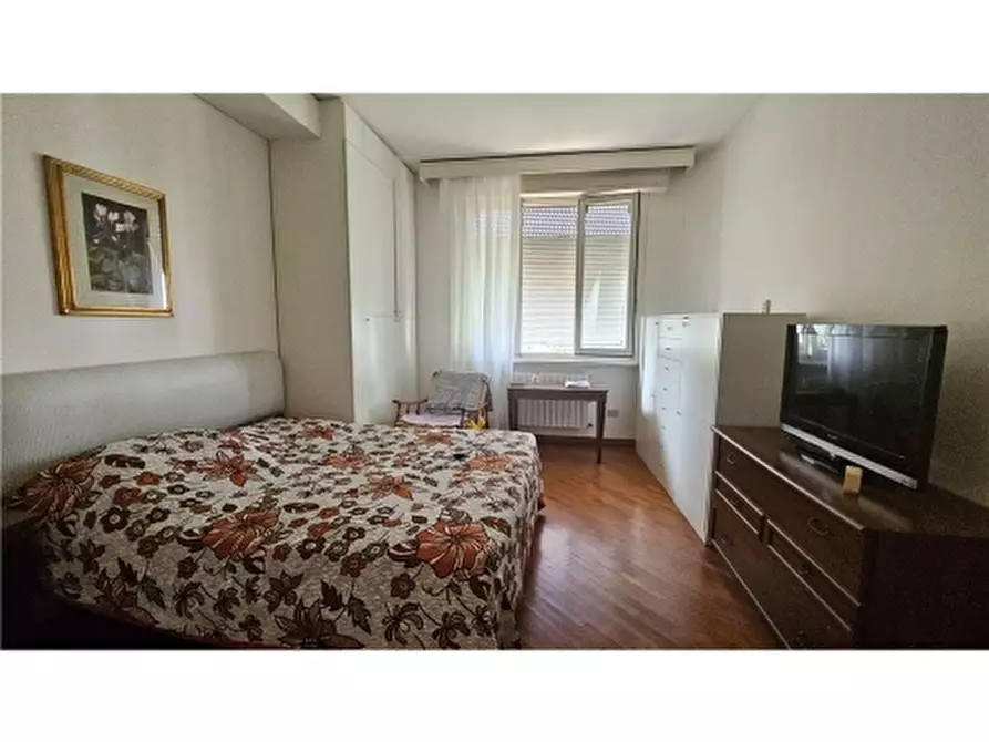 Immagine 48 di Villa in vendita  a Empoli