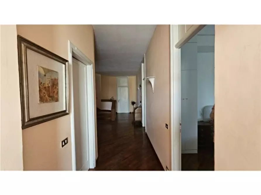 Immagine 50 di Villa in vendita  a Empoli