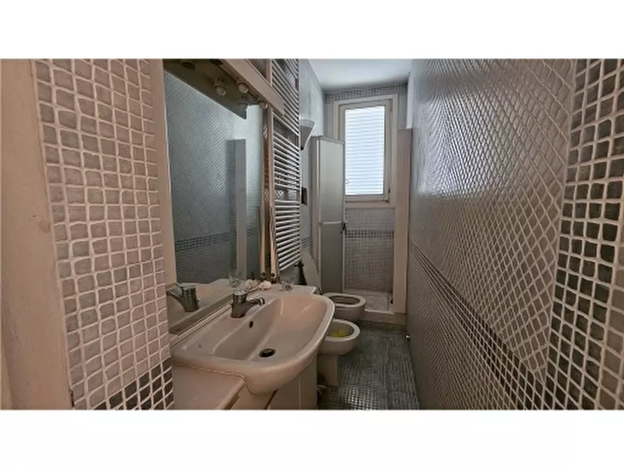 Immagine 53 di Villa in vendita  a Empoli