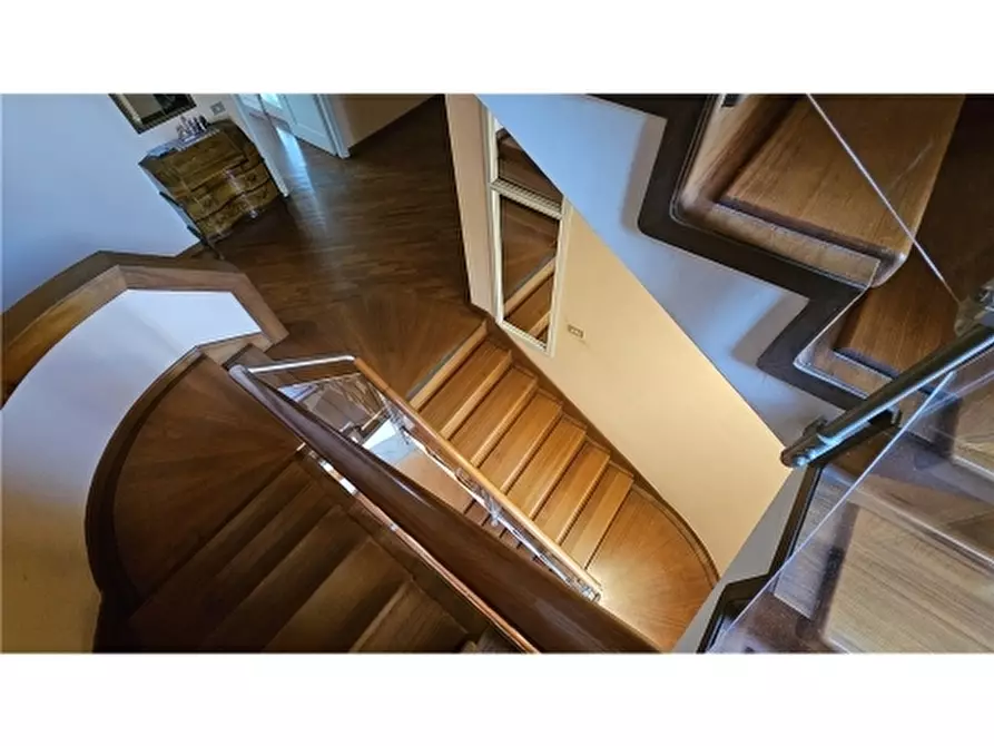 Immagine 54 di Villa in vendita  a Empoli