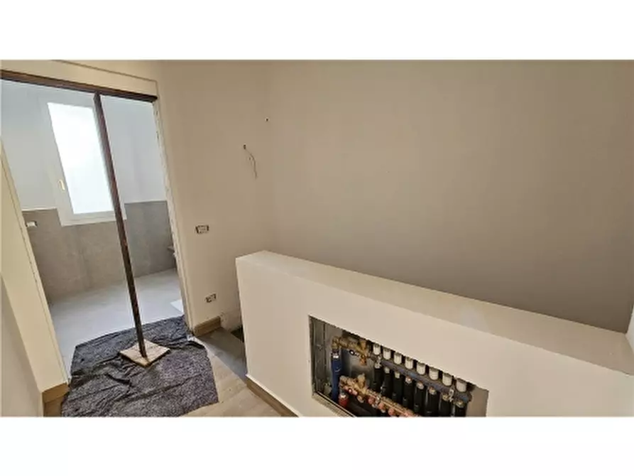 Immagine 8 di Villa in vendita  a Empoli