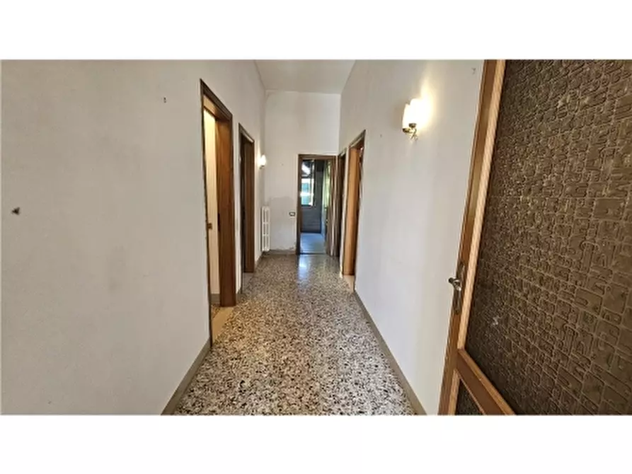 Immagine 5 di Villa in vendita  a San Miniato