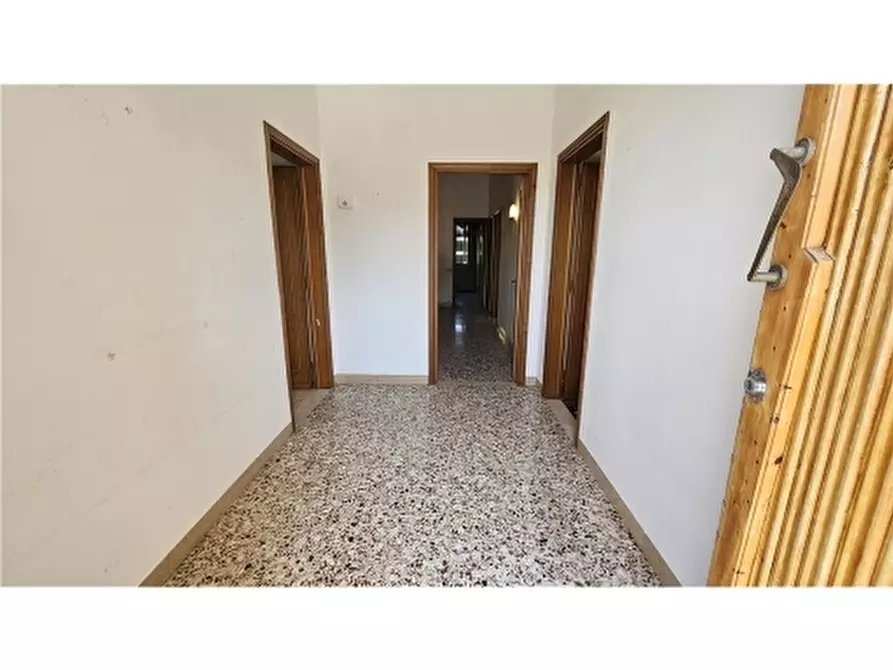 Immagine 6 di Villa in vendita  a San Miniato