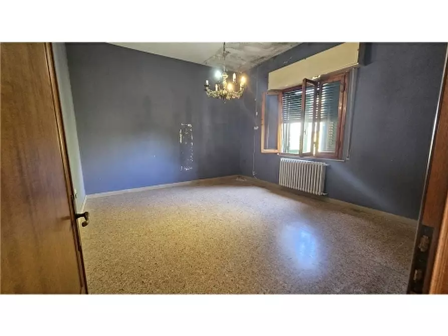 Immagine 10 di Villa in vendita  a San Miniato