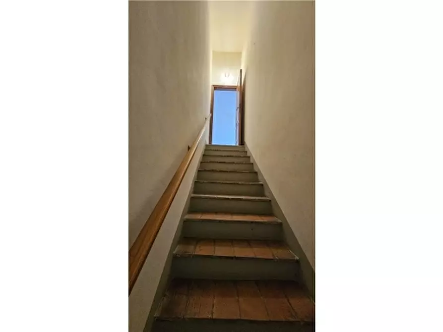 Immagine 11 di Villa in vendita  a San Miniato