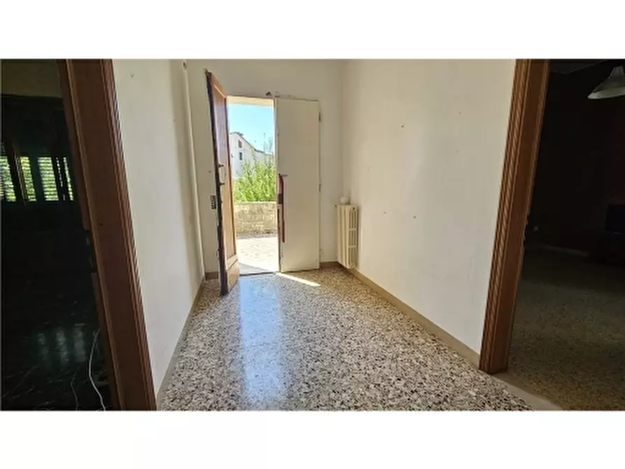Immagine 12 di Villa in vendita  a San Miniato