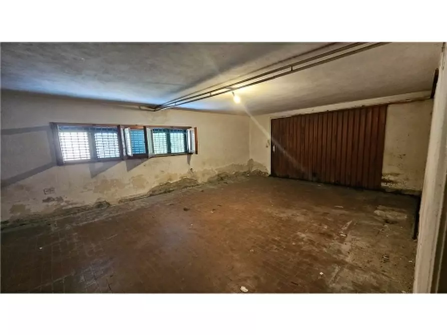 Immagine 16 di Villa in vendita  a San Miniato