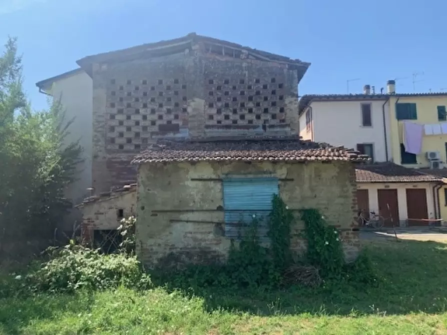 Immagine 3 di Villa in vendita  a Fucecchio