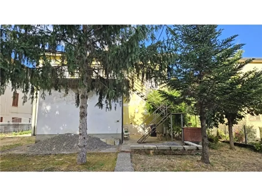 Immagine 2 di Villa in vendita  a Castelfiorentino