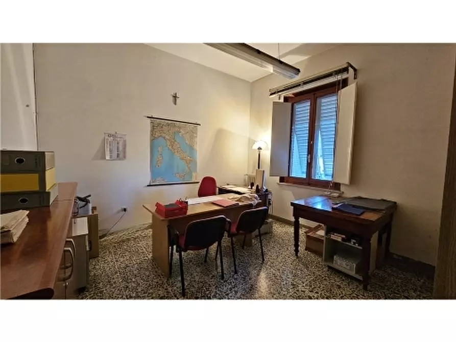 Immagine 13 di Villa in vendita  a Castelfiorentino