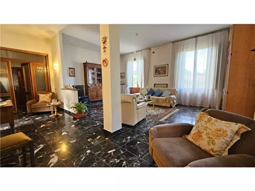 Immagine 22 di Villa in vendita  a Castelfiorentino