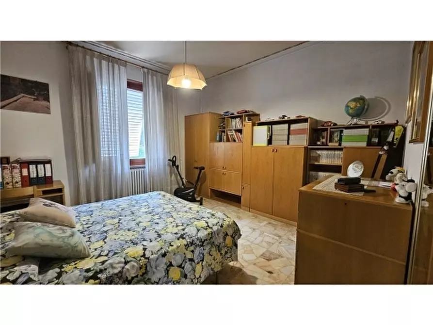 Immagine 37 di Villa in vendita  a Castelfiorentino