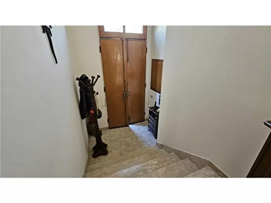 Immagine 3 di Villa in vendita  a Empoli