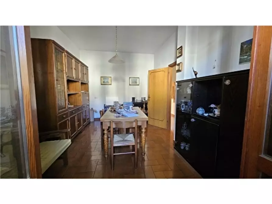 Immagine 6 di Villa in vendita  a Empoli