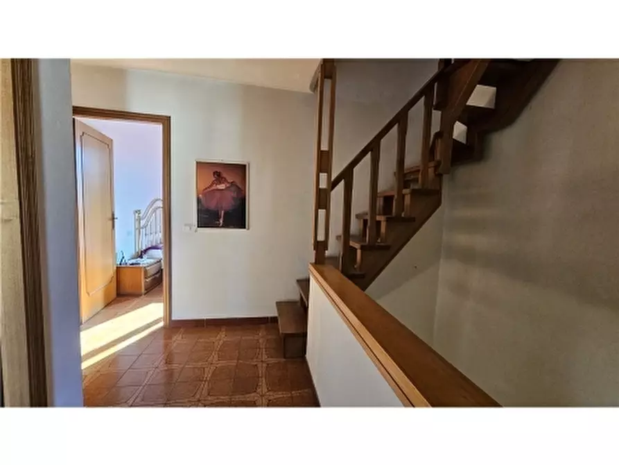 Immagine 10 di Villa in vendita  a Empoli