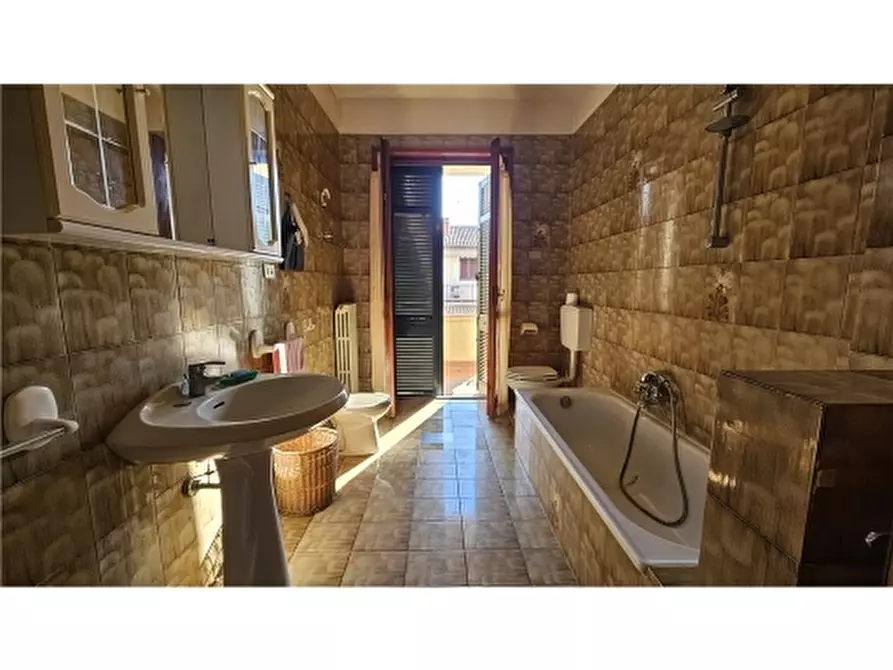 Immagine 13 di Villa in vendita  a Empoli