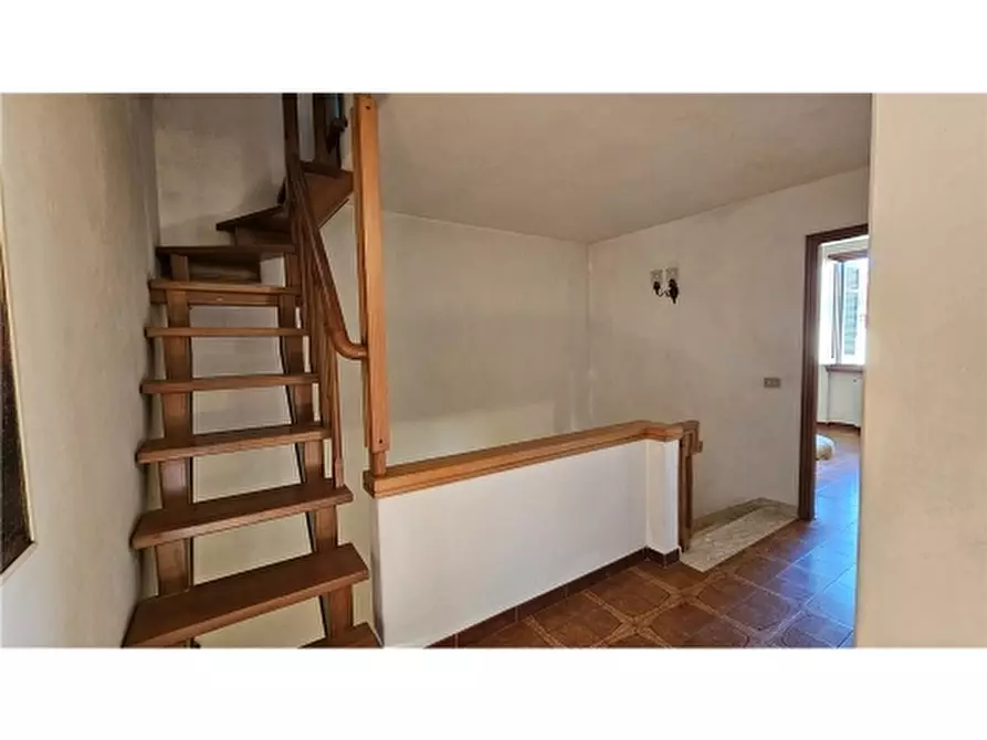 Immagine 17 di Villa in vendita  a Empoli