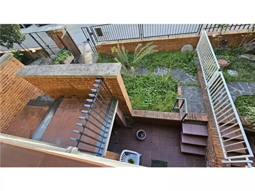 Immagine 18 di Villa in vendita  a Empoli