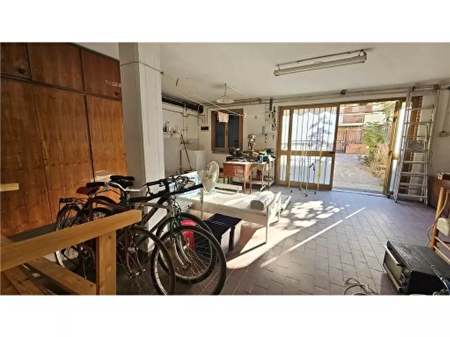 Immagine 27 di Villa in vendita  a Empoli