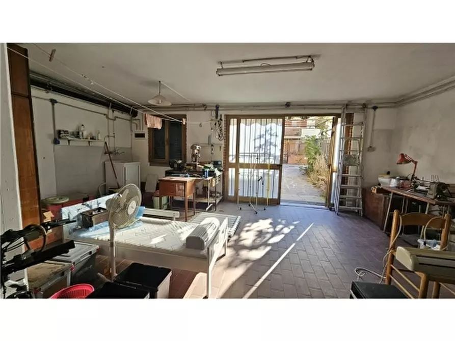 Immagine 29 di Villa in vendita  a Empoli