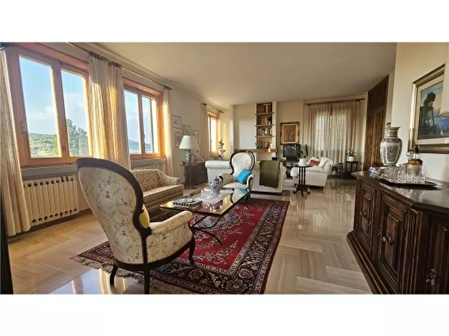 Immagine 3 di Villa in vendita  a Montelupo Fiorentino