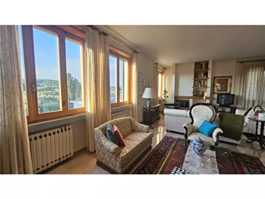 Immagine 5 di Villa in vendita  a Montelupo Fiorentino
