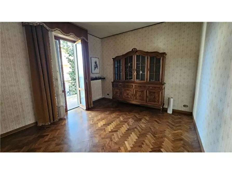 Immagine 4 di Villa in vendita  a Empoli