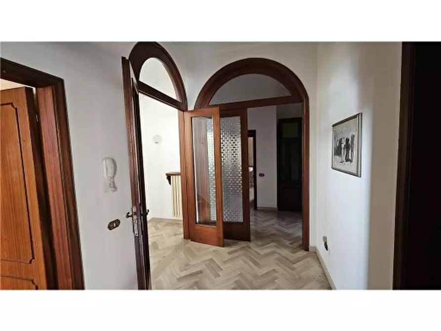 Immagine 6 di Villa in vendita  a Empoli