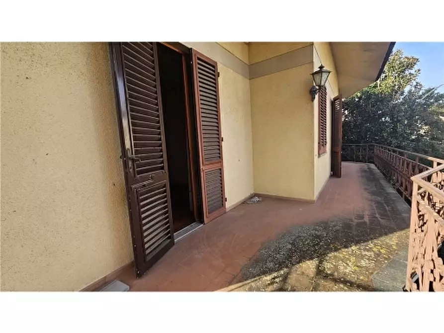 Immagine 8 di Villa in vendita  a Empoli