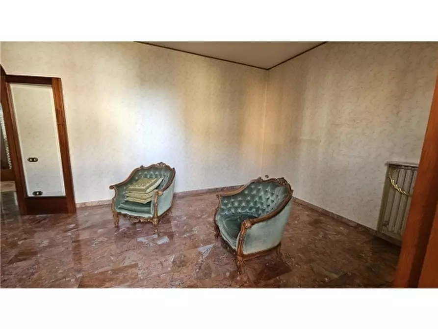 Immagine 10 di Villa in vendita  a Empoli