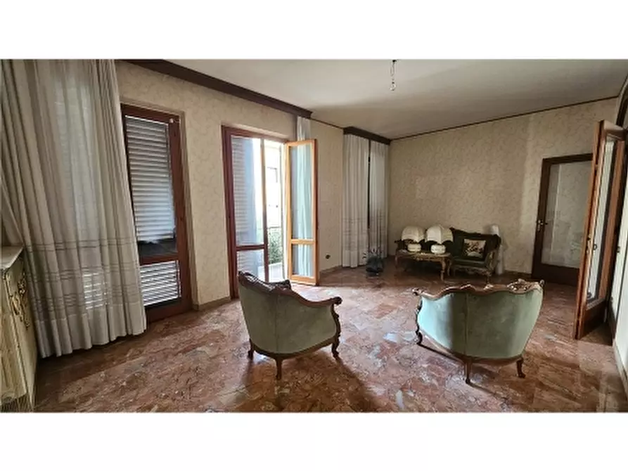 Immagine 11 di Villa in vendita  a Empoli