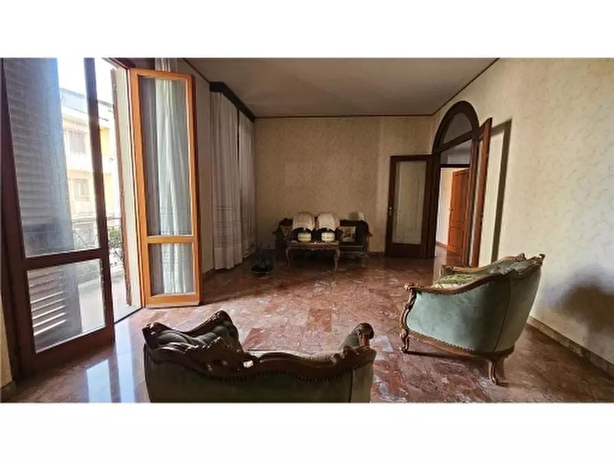 Immagine 14 di Villa in vendita  a Empoli