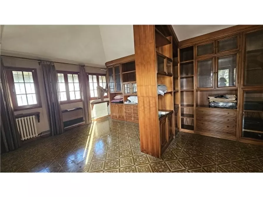 Immagine 19 di Villa in vendita  a Empoli