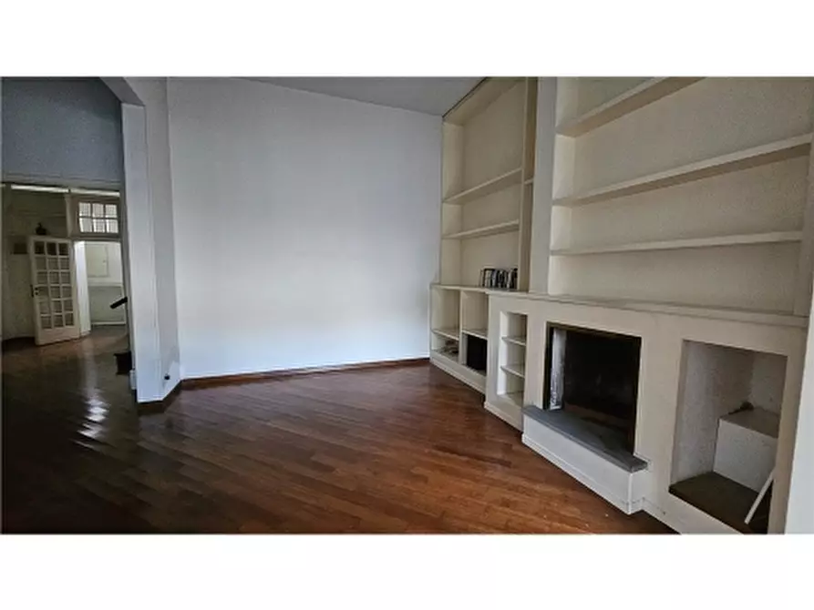 Immagine 2 di Villa in vendita  a Empoli