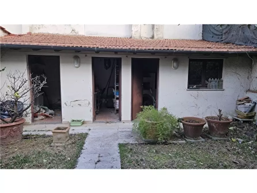 Immagine 9 di Villa in vendita  a Empoli