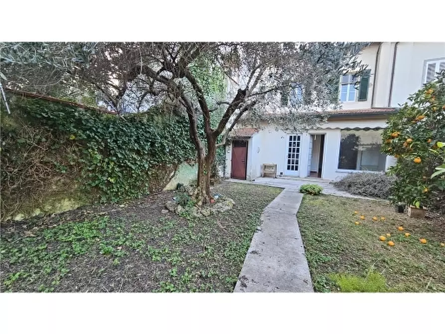 Immagine 14 di Villa in vendita  a Empoli