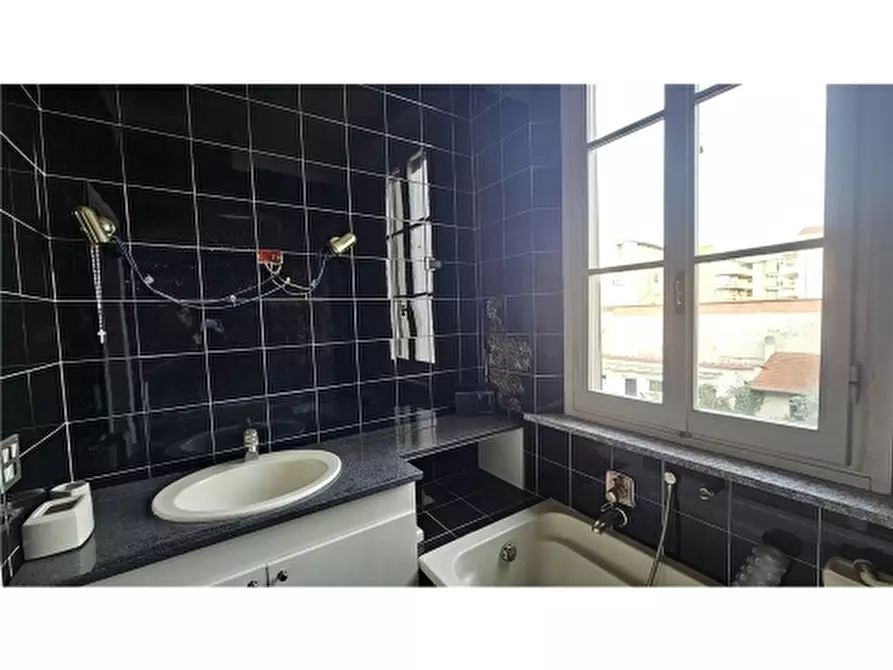 Immagine 19 di Villa in vendita  a Empoli