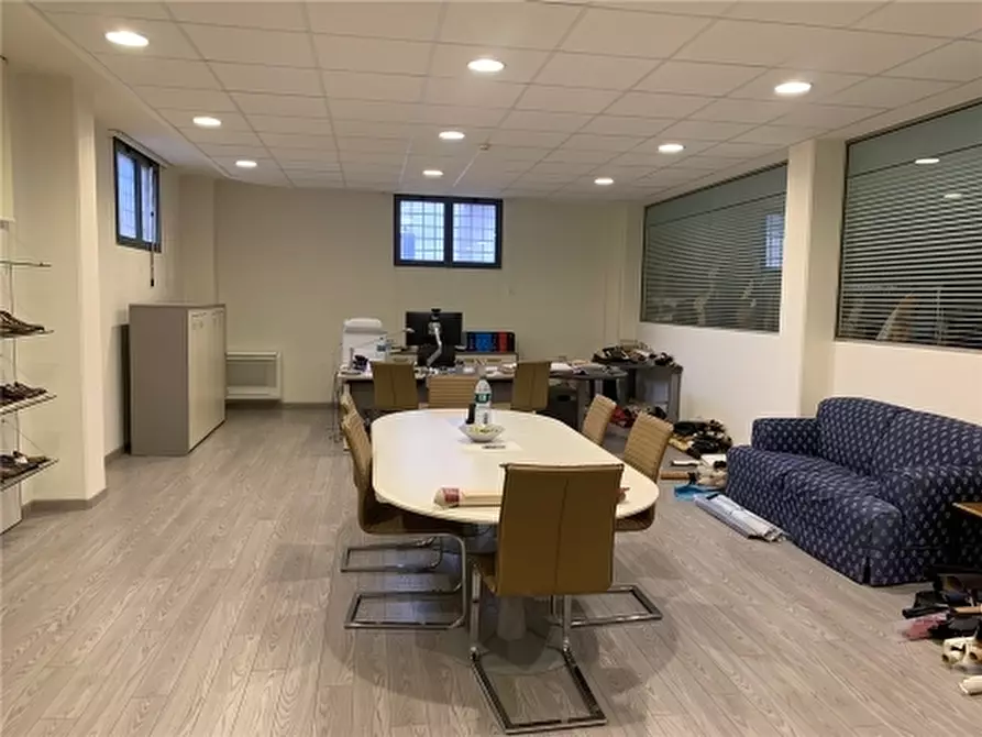 Immagine 1 di Villa in vendita  a Fucecchio