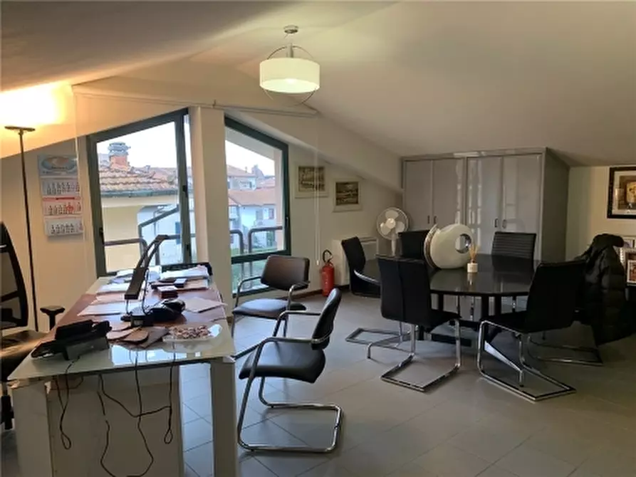 Immagine 5 di Villa in vendita  a Fucecchio