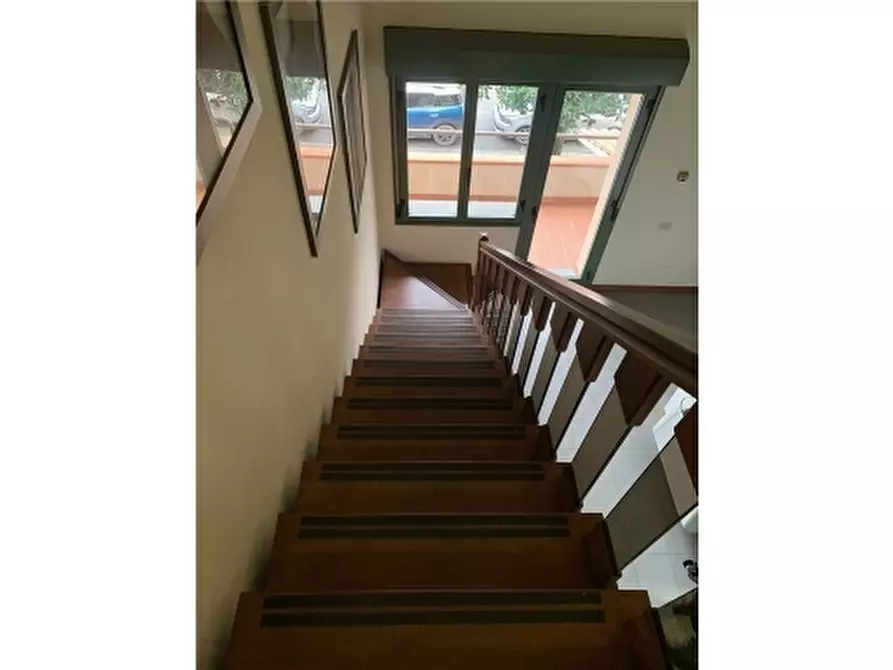 Immagine 11 di Villa in vendita  a Fucecchio