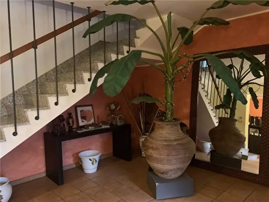 Immagine 6 di Villa in vendita  a Empoli